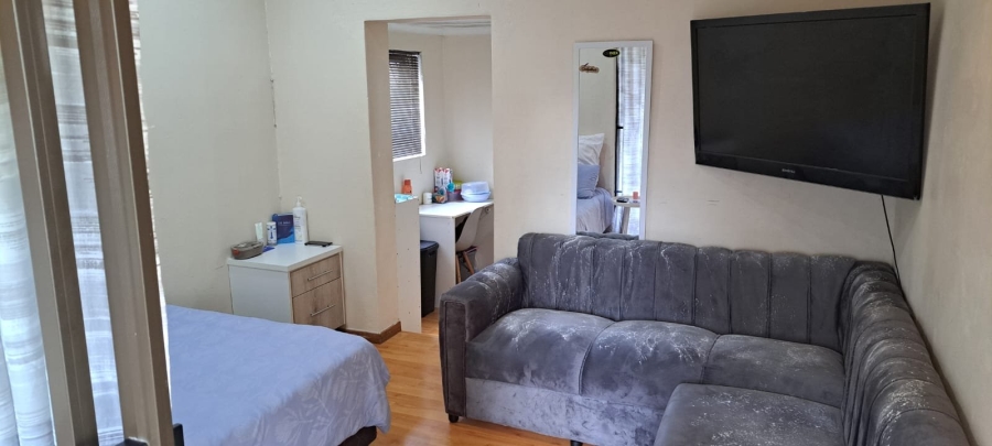 5 Bedroom Property for Sale in Lansdowne Western Cape